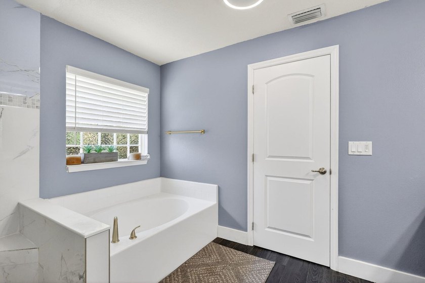 Welcome to your own slice of Florida paradise! This beautifully - photo 22