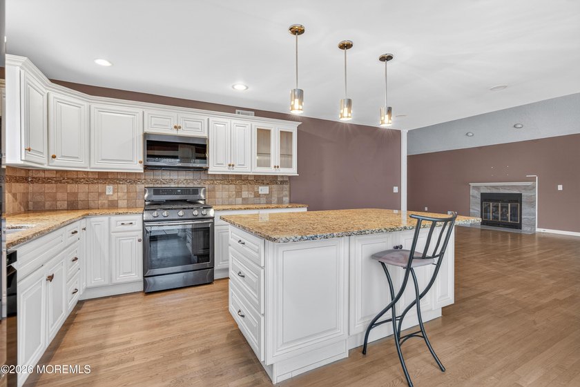WELCOME TO THIS STUNNING CONTENPORARY HOME LOCATED IN THE HIGHLY - photo 23