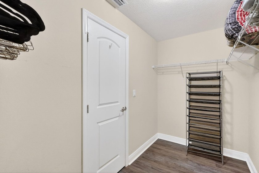 Welcome to your own slice of Florida paradise! This beautifully - photo 26