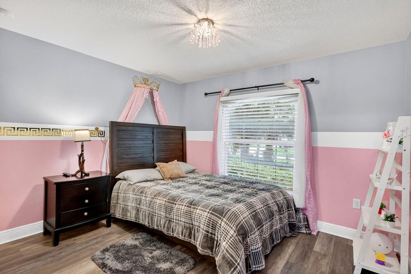 Welcome to your own slice of Florida paradise! This beautifully - photo 29