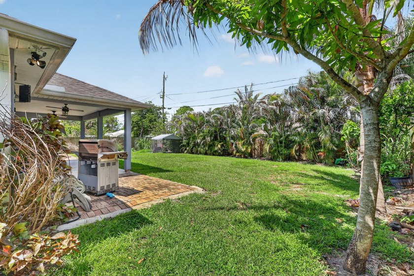 Welcome to your own slice of Florida paradise! This beautifully - photo 40