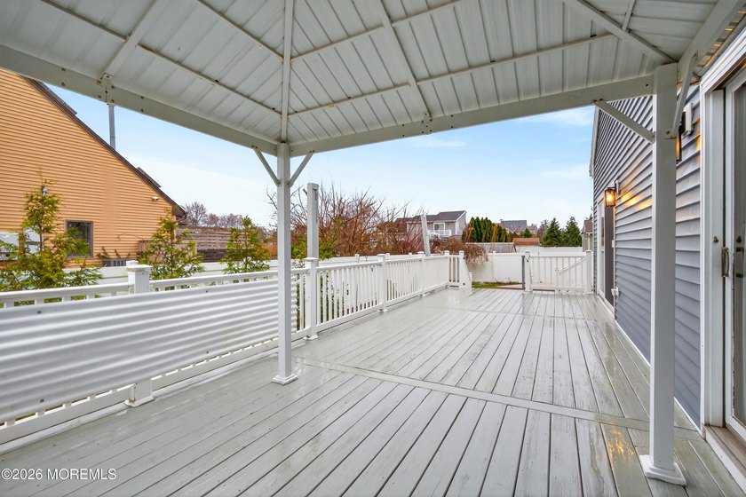 WELCOME TO THIS STUNNING CONTENPORARY HOME LOCATED IN THE HIGHLY - photo 41