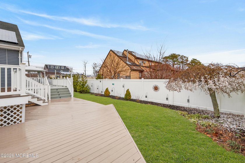 WELCOME TO THIS STUNNING CONTENPORARY HOME LOCATED IN THE HIGHLY - photo 44