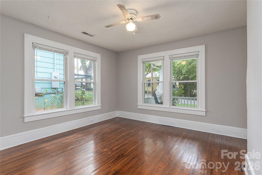 Welcome home to this charming 2-bedroom, 1-bath bungalow nestled - photo 11