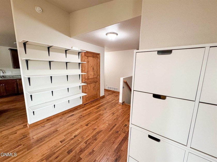 Welcome to this spacious and beautifully designed 5-bedroom - photo 13