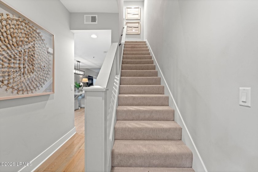 Rare opportunity to own a beautifully high-end renovated corner - photo 15