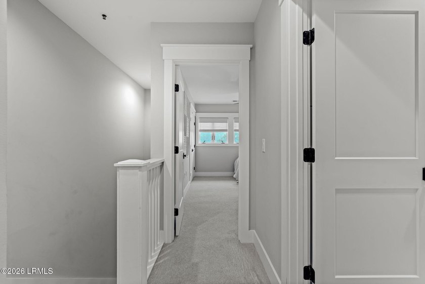 Rare opportunity to own a beautifully high-end renovated corner - photo 16