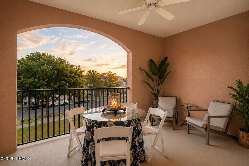 Rare opportunity to own a beautifully high-end renovated corner - photo 29