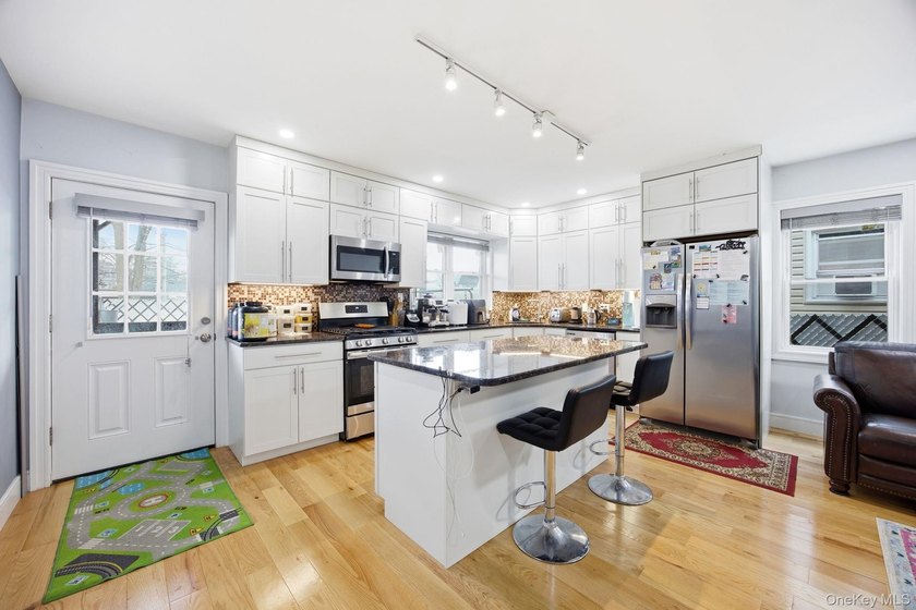 Brand New Construction (Built in 2023) - Legal Two-Family Home - photo 25