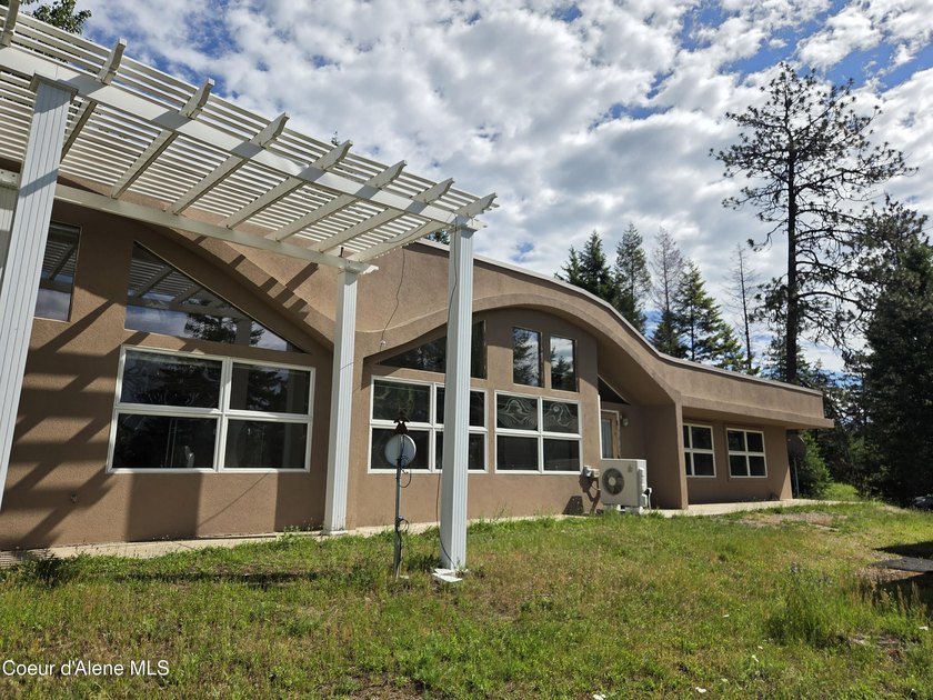 First time ever offered to the market! Situated on 11.23 private - photo 2