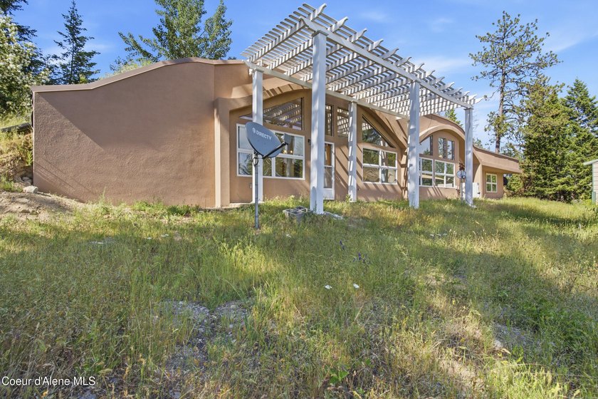 First time ever offered to the market! Situated on 11.23 private - photo 3