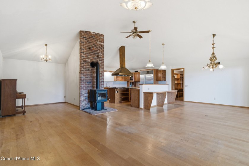 First time ever offered to the market! Situated on 11.23 private - photo 9