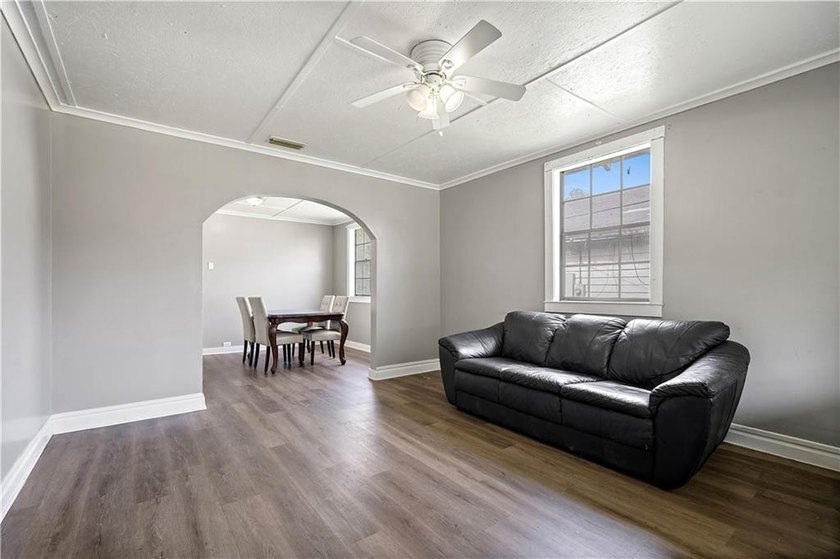 INVESTMENT OPPORTUNITY IN THE HEART OF MOBILE! This previously - photo 5