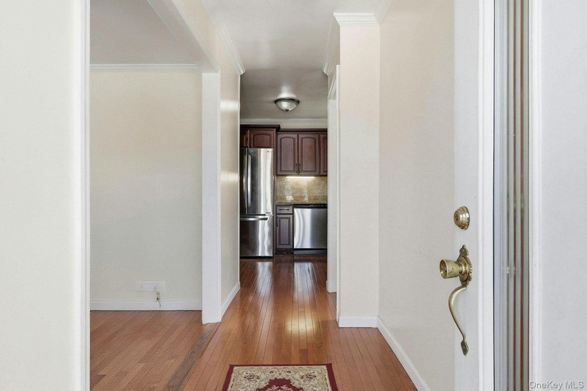 Welcome to this beautifully maintained ranch-style home offering - photo 4