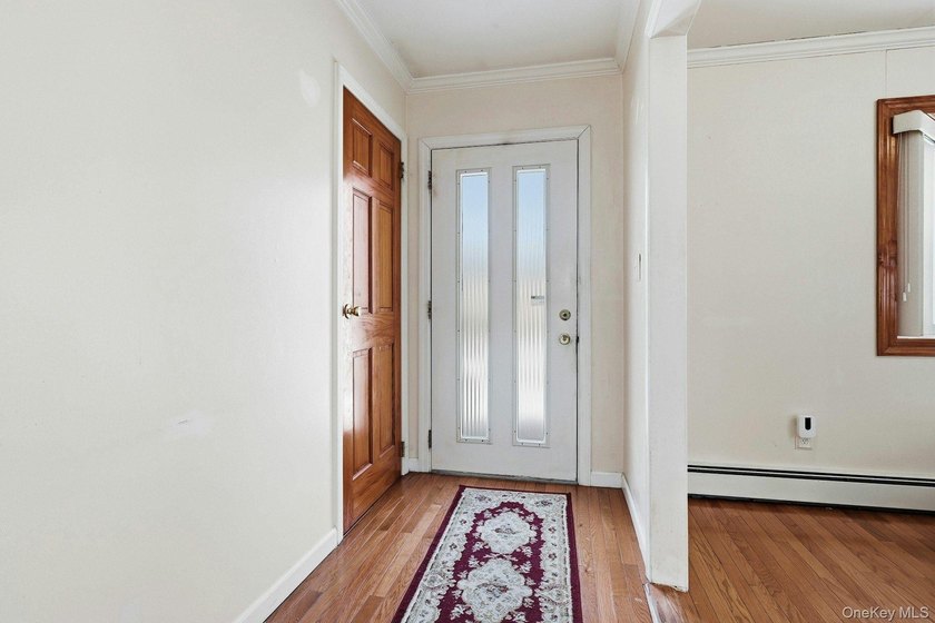 Welcome to this beautifully maintained ranch-style home offering - photo 5