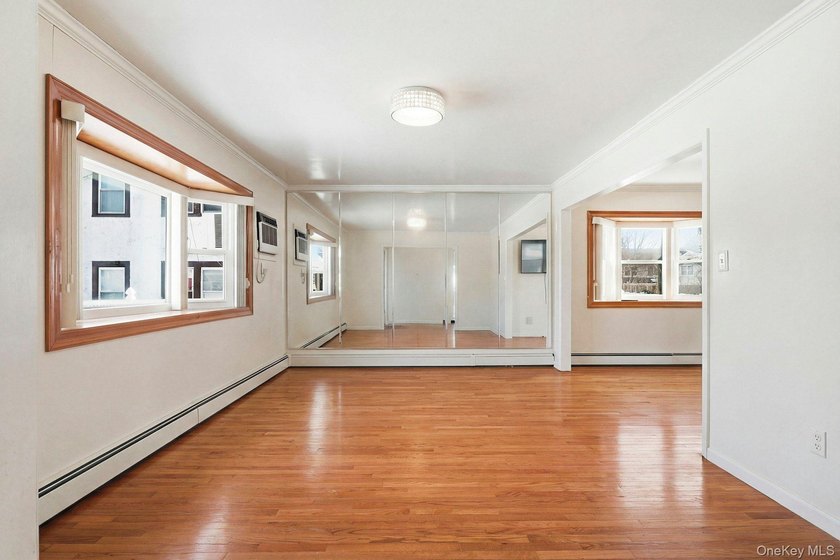 Welcome to this beautifully maintained ranch-style home offering - photo 6