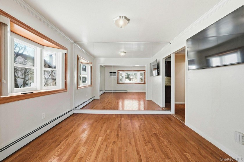 Welcome to this beautifully maintained ranch-style home offering - photo 9
