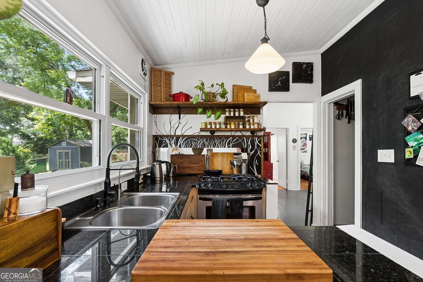 Located in sought-after East Lake, within the coveted 1st-tier - photo 12