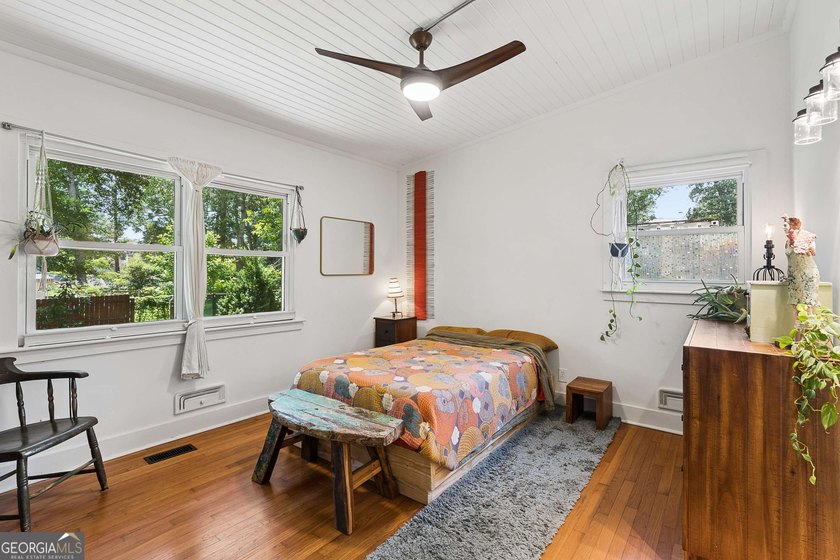 Located in sought-after East Lake, within the coveted 1st-tier - photo 22