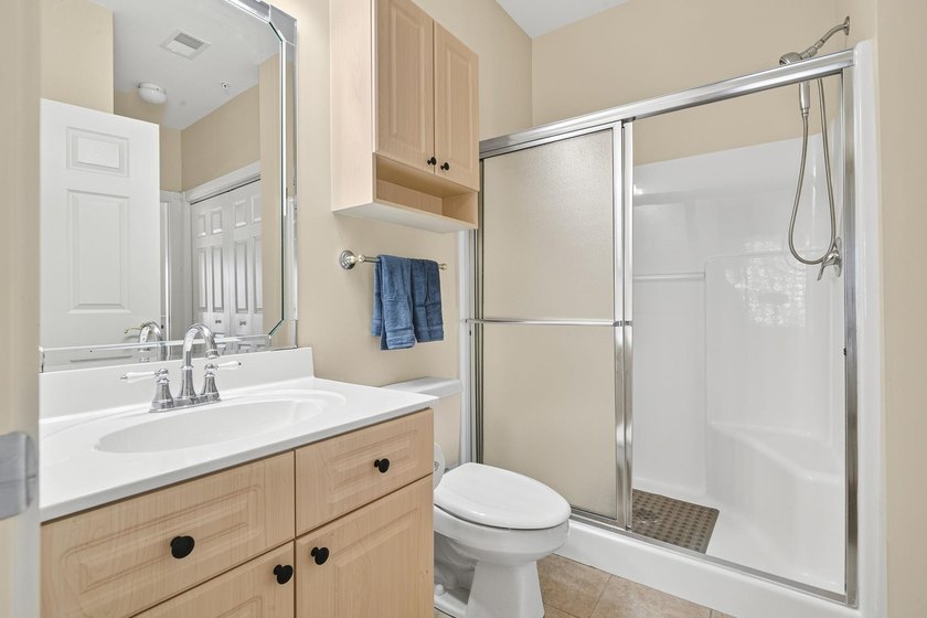 Don't miss this beautifully maintained top-floor end-unit condo - photo 23