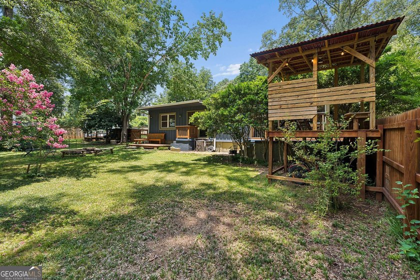 Located in sought-after East Lake, within the coveted 1st-tier - photo 29