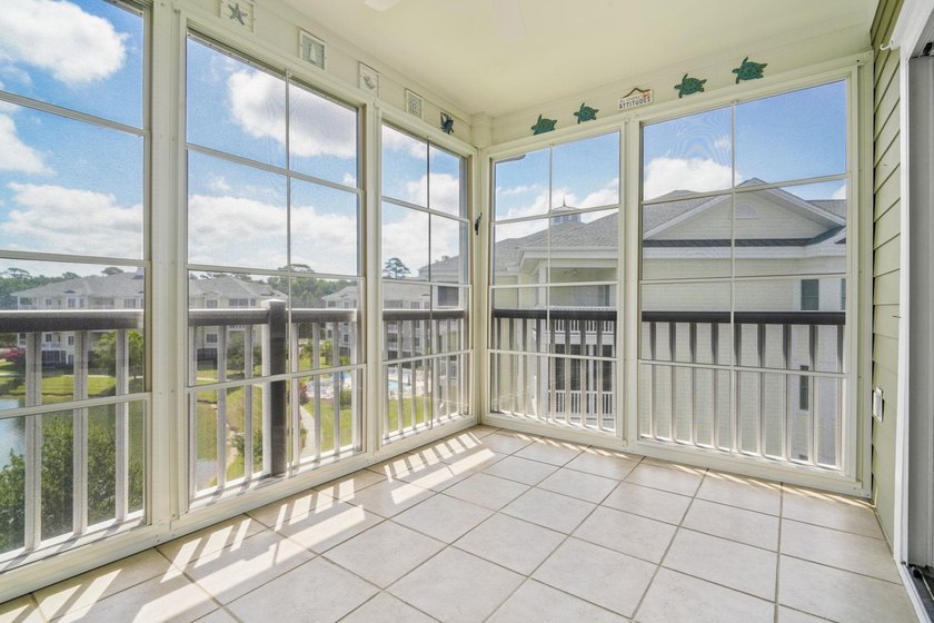 Don't miss this beautifully maintained top-floor end-unit condo - photo 31