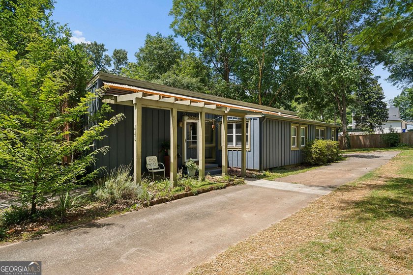 Located in sought-after East Lake, within the coveted 1st-tier - photo 38