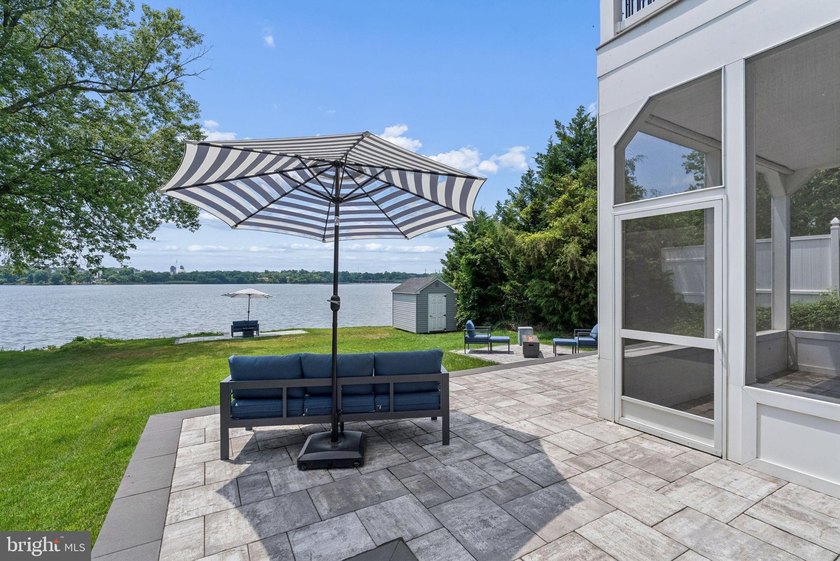 Most *waterfront* homes have a water view. This one has a water - photo 8