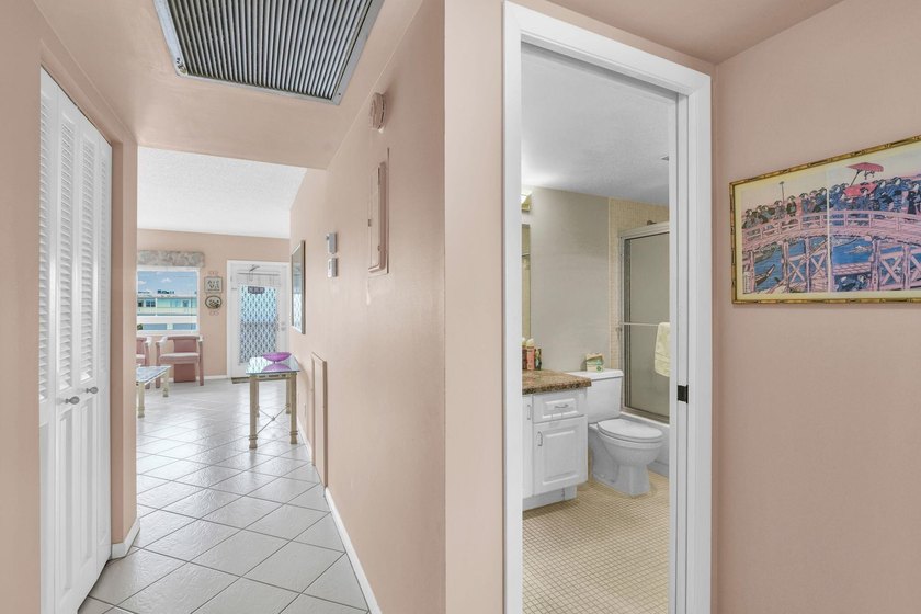 Spacious 4th floor Condo 2 br 2 bath This condo is Fully - photo 20