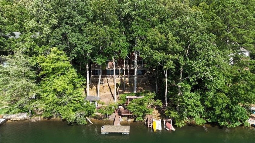 Your Lakeside Sanctuary Awaits: Discover unparalleled lakeside - photo 44