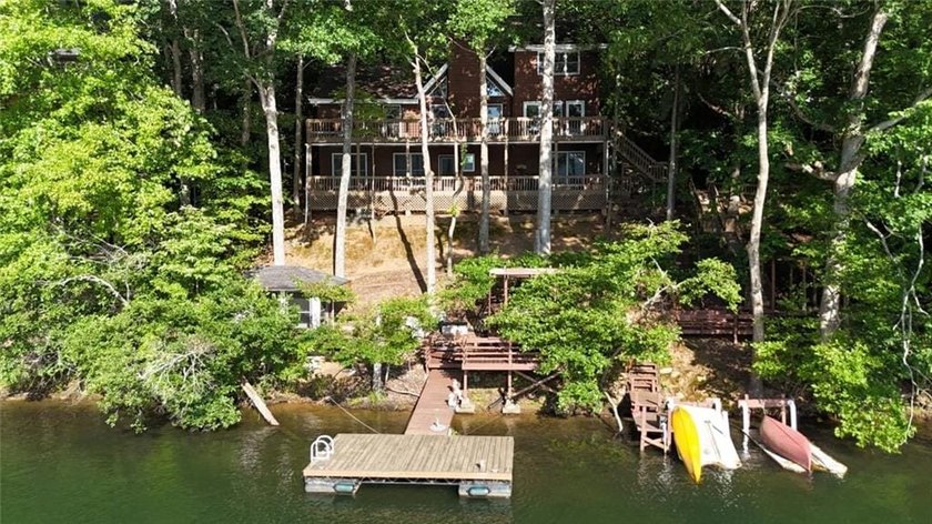 Your Lakeside Sanctuary Awaits: Discover unparalleled lakeside - photo 46