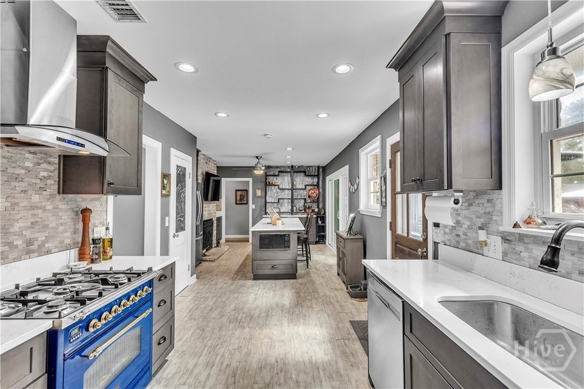 Located in the heart of midtown near Habersham Village, this - photo 12