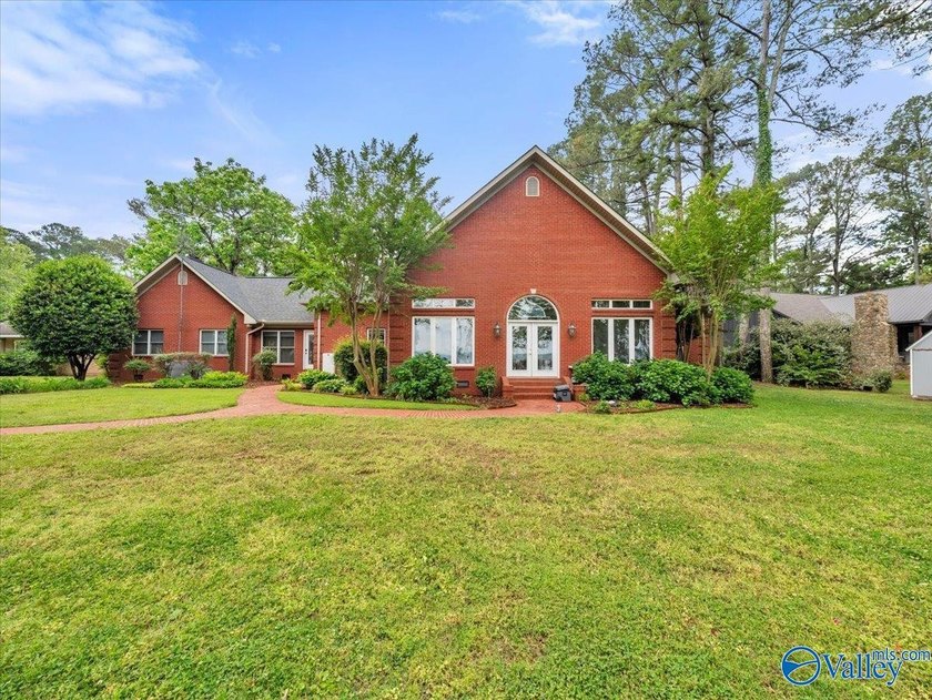 A rare legacy estate on the main channel of Lake Guntersville - photo 16
