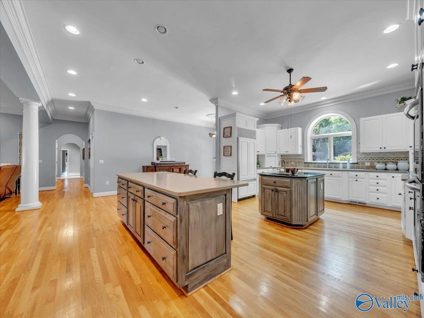 A rare legacy estate on the main channel of Lake Guntersville - photo 19