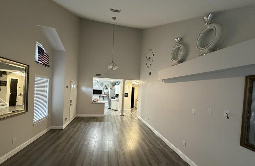 Step into this charming 2-story, 3-bedroom, 2.5-bath villa - photo 7