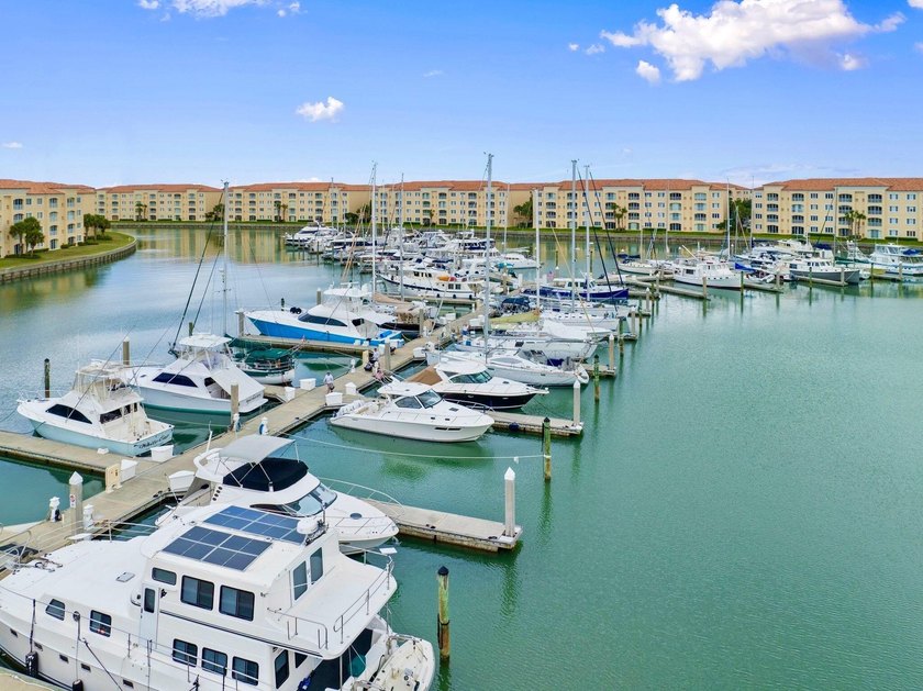 It's all about the view! Enjoy breathtaking marina vistas and - photo 33