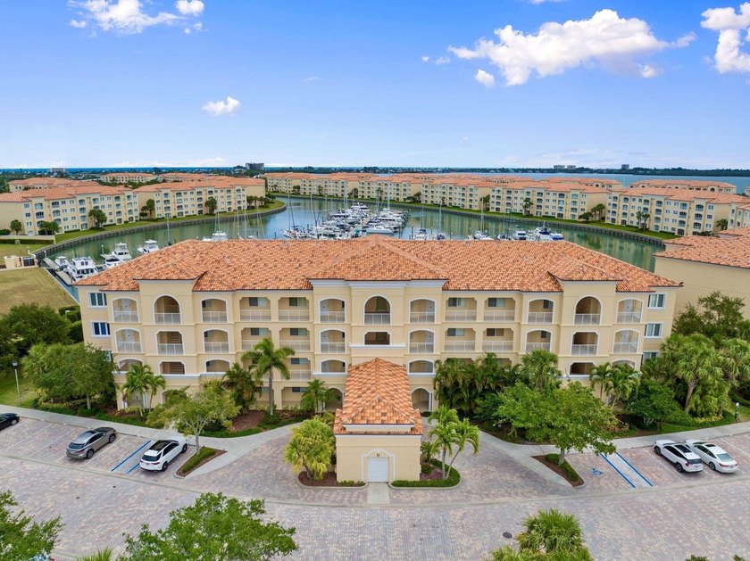 It's all about the view! Enjoy breathtaking marina vistas and - photo 35