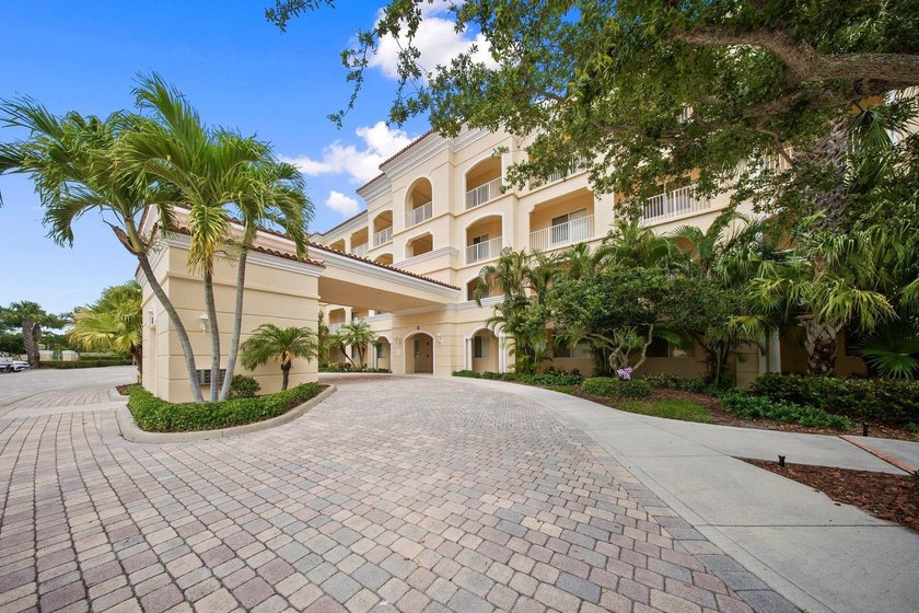 It's all about the view! Enjoy breathtaking marina vistas and - photo 36