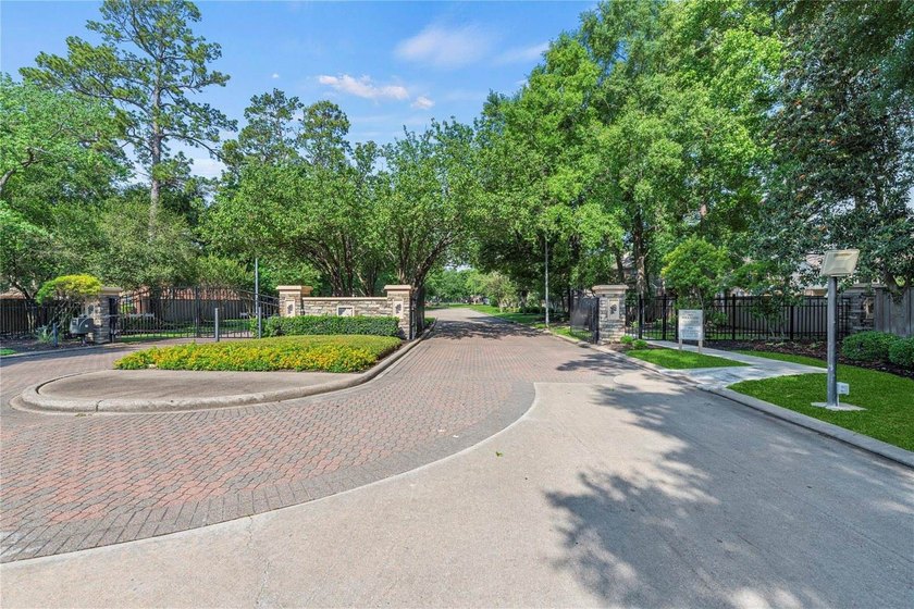 Nestled in Stable Gate, this contemporary home feels like a - photo 43