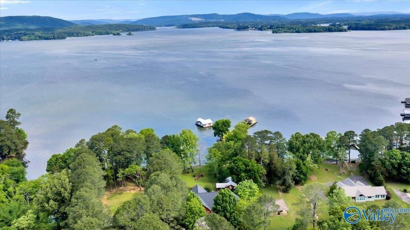 A rare legacy estate on the main channel of Lake Guntersville - photo 49
