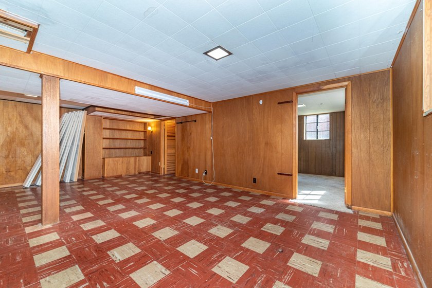 This spacious, classic Ypsilanti Township 3-bedroom, 2.5 bath - photo 14