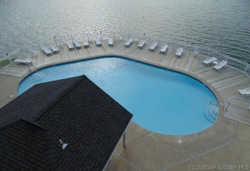 Furnished 2 Bedroom, 2 Bath Lakefront Condo With 12x32 Boat Slip - photo 32