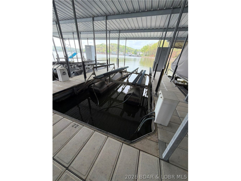 Furnished 2 Bedroom, 2 Bath Lakefront Condo With 12x32 Boat Slip - photo 34