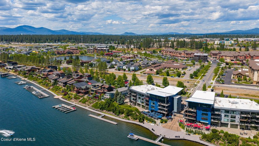 Experience elevated waterfront living in one of Coeur'd'Alene's - photo 4
