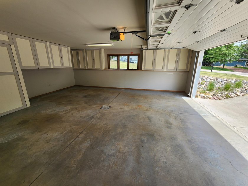 Located on a dead end with a boat ramp to beautiful emerald - photo 16