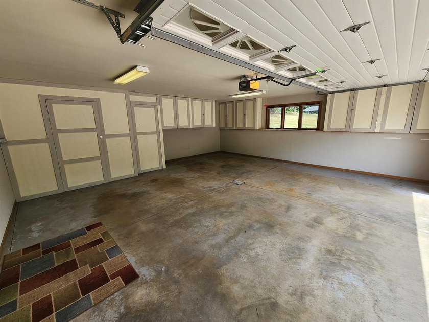 Located on a dead end with a boat ramp to beautiful emerald - photo 35