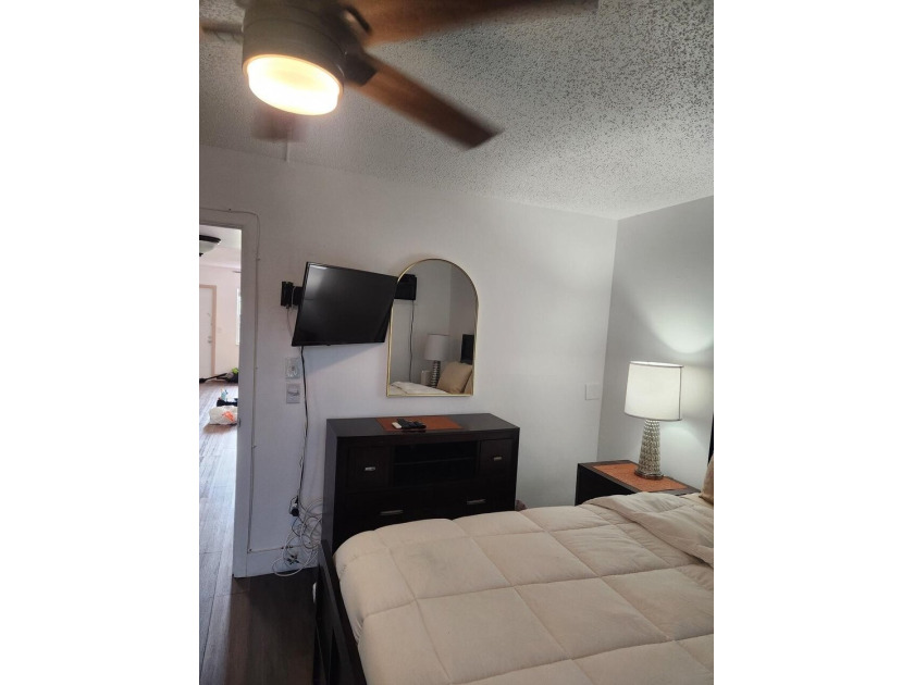 Welcome to this beautiful one-bedroom, one-bathroom condominium - photo 13