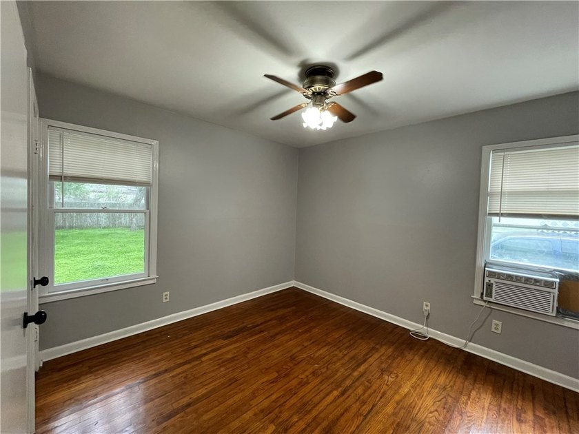 Charming and centrally located, 4426 Wesley Dr offers a - photo 14
