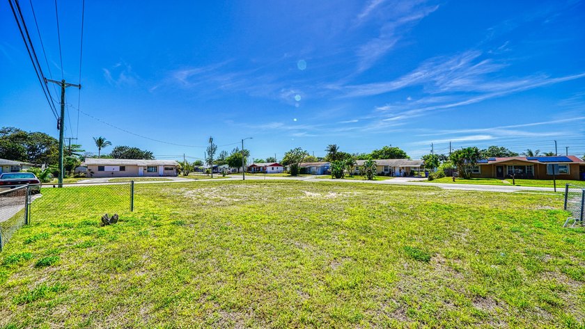 Exclusive and Prestine Corner Lot located in the subdivision of - photo 3