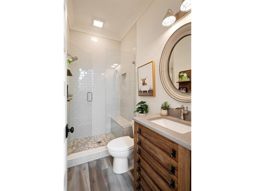 A Rare Estate Offering Luxury Living, Privacy &amp; Timeless - photo 18